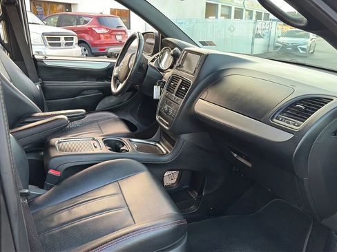 Used 2017 Dodge Grand Caravan GT image 49