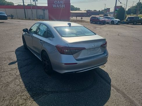 Used 2025 Honda Civic Sport image 4
