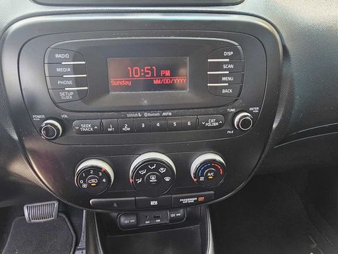Used 2014 Kia Soul FWD image 17