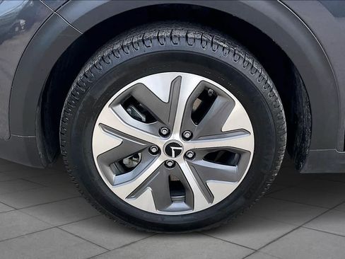 Used 2019 Kia Niro EX Premium image 10