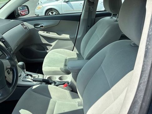Used 2013 Toyota Corolla LE FWD image 23
