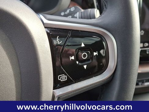 Certified 2023 Volvo XC60 B5 Plus image 22