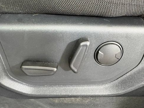 Used 2019 Ford F150 XLT w/ Equipment Group 302A Luxury AWD/4WD image 14