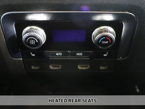 Used 2023 GMC Yukon XL AT4 image 12