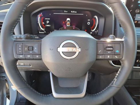 Used 2025 Nissan Rogue SL w/ Tech Package image 21