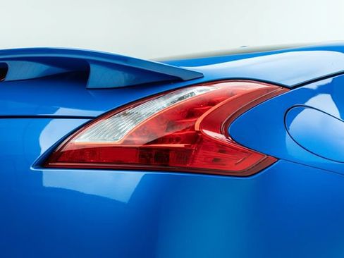 Used 2009 Nissan 370Z Touring w/ Sport Pkg RWD image 15