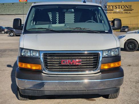 Used 2024 GMC Savana 2500 w/ Driver Convenience Package image 2