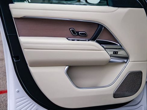 New 2026 Land Rover Range Rover Long Wheelbase Autobiography image 22