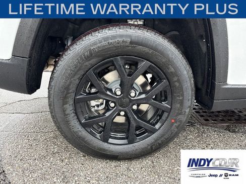 New 2026 Jeep Grand Cherokee 4WD image 12