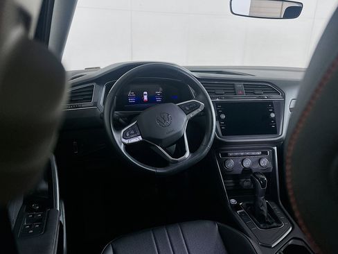 Used 2024 Volkswagen Tiguan Wolfsburg Edition image 17