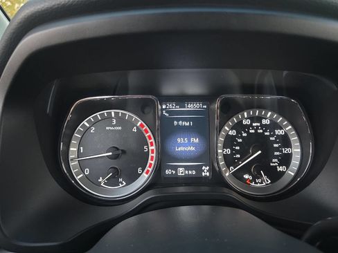 Used 2016 Nissan Titan SV image 24