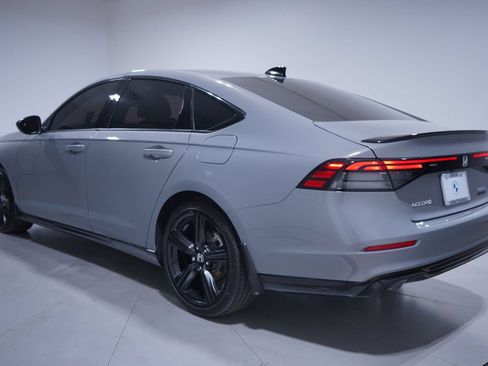 Used 2025 Honda Accord Sport image 3