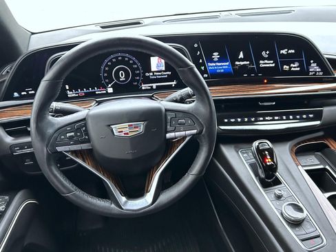 Used 2021 Cadillac Escalade Premium Luxury w/ Performance Package image 16