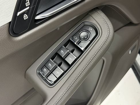 New 2026 Porsche Macan image 28