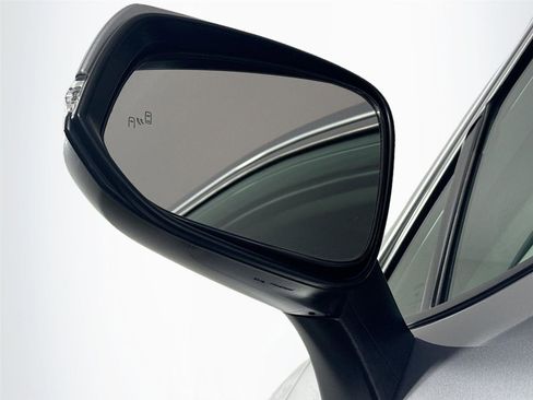 Used 2022 Toyota RAV4 XLE image 10