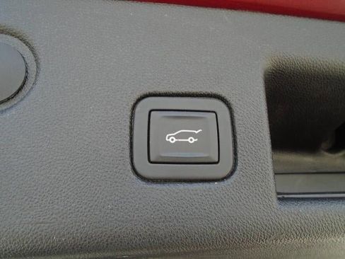 Used 2019 Chevrolet Equinox LT image 25