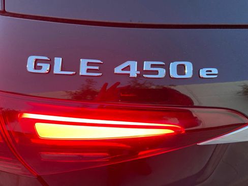 Used 2025 Mercedes-Benz GLE 450e 4MATIC image 5