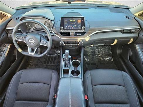 Used 2024 Nissan Altima 2.5 SV image 15