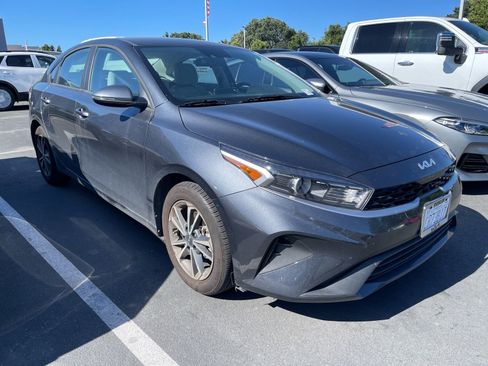 Used 2023 Kia Forte LXS w/ LXS Technology Package FWD image 1