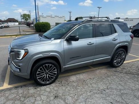 New 2026 GMC Terrain Denali w/ LPO, Black Badging Package image 4