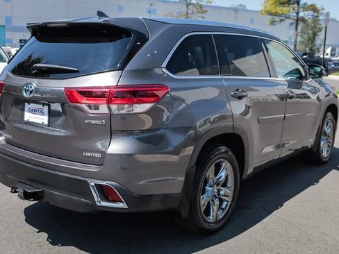 Used 2017 Toyota Highlander Limited Platinum AWD/4WD image 17