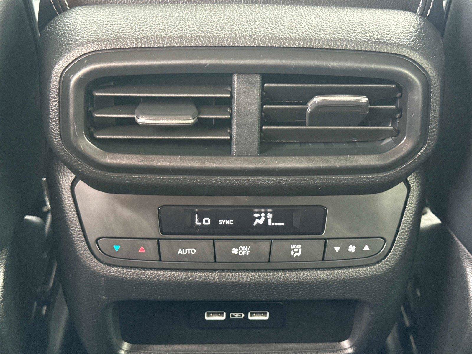 Certified 2023 Honda Pilot Touring image 19