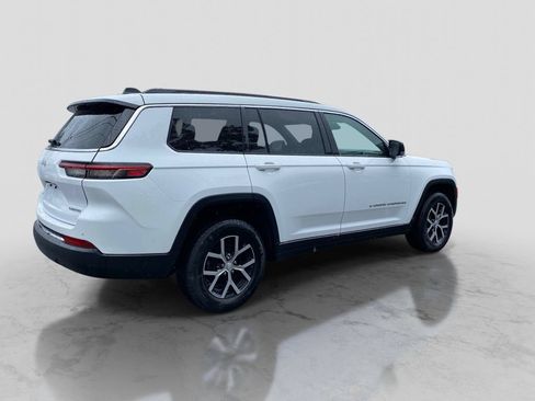 Used 2024 Jeep Grand Cherokee L Limited AWD/4WD image 11