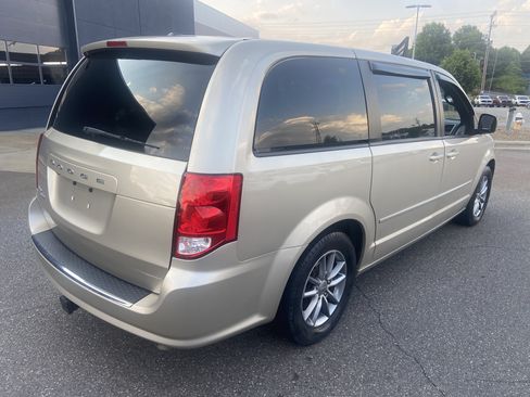 Used 2015 Dodge Grand Caravan SE FWD image 5