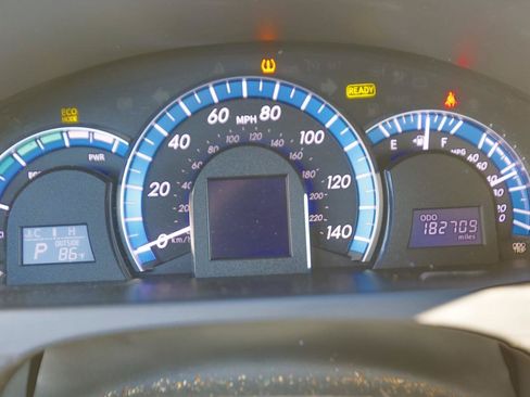 Used 2012 Toyota Camry LE FWD image 7