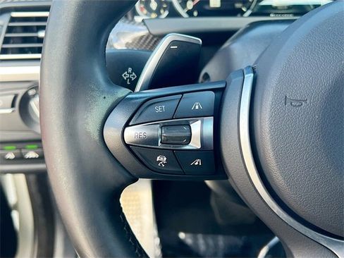 Used 2018 BMW 650i Convertible image 16