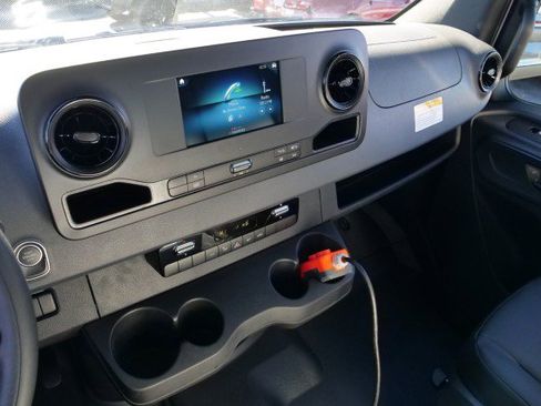 Used 2023 Mercedes-Benz Sprinter 3500 w/ Acoustic Package image 26