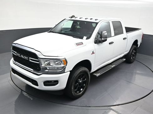 Used 2024 RAM 2500 Tradesman w/ Chrome Appearance Group AWD/4WD image 17