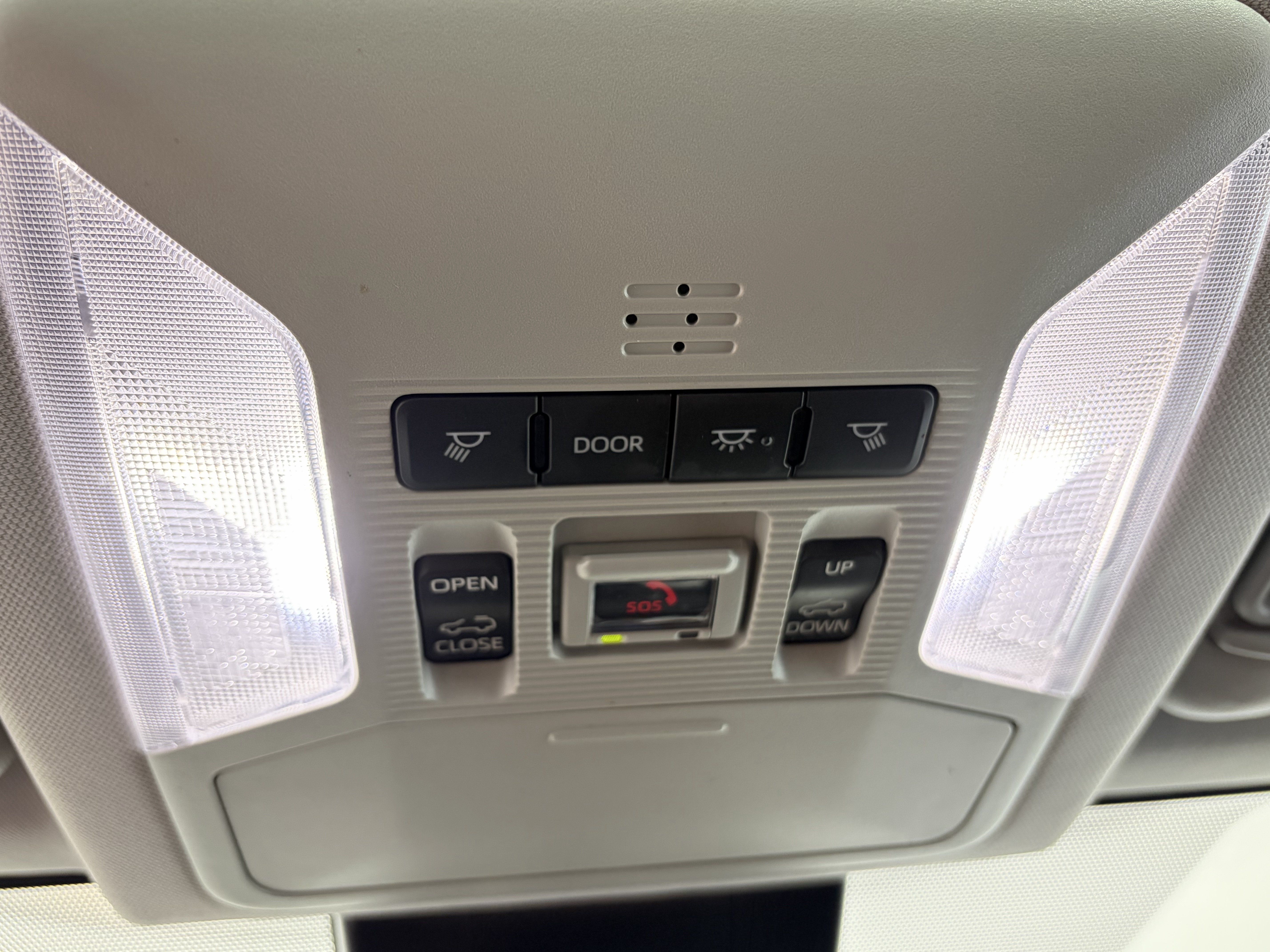 Used 2022 Toyota RAV4 XLE w/ Convenience Package AWD/4WD image 18