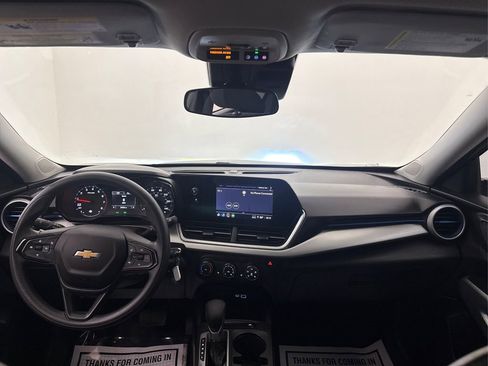 Used 2024 Chevrolet Trax LS w/ LS Convenience Package FWD image 39