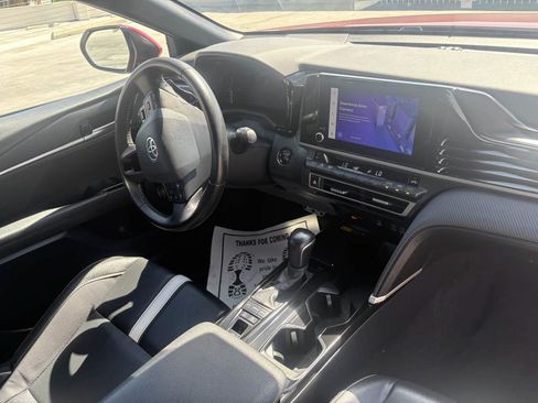 Used 2025 Toyota Camry SE FWD image 18