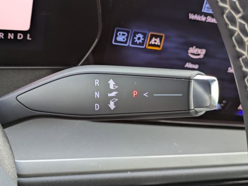 Used 2024 Chevrolet Traverse LT image 21