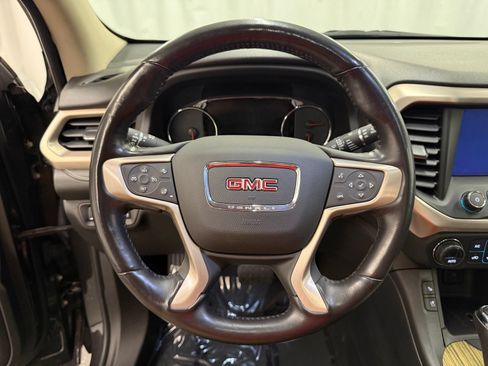 Used 2018 GMC Acadia Denali w/ Technology Package FWD image 12