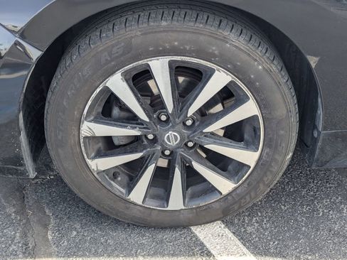 Used 2018 Nissan Altima 2.5 SL FWD image 13
