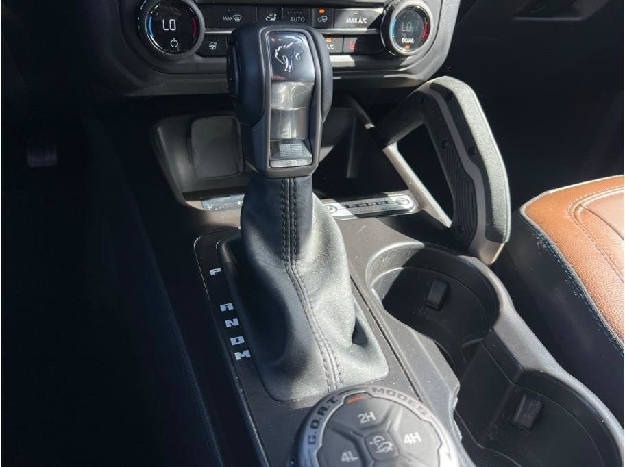 Used 2024 Ford Bronco Outer Banks AWD/4WD image 18