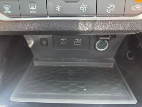 Used 2024 Nissan Altima 2.0 SR FWD image 17