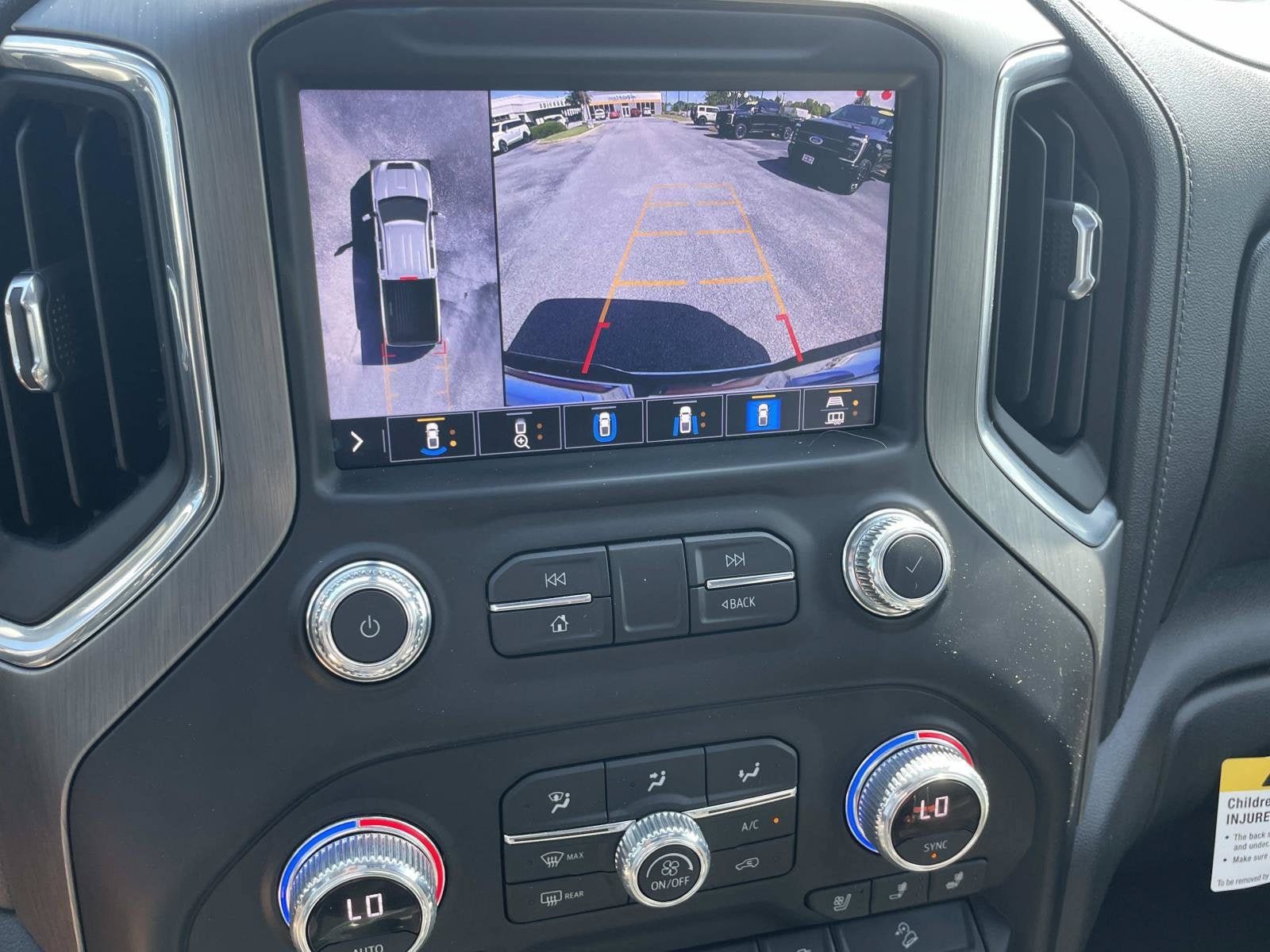 Used 2022 GMC Sierra 3500 Denali w/ Denali Ultimate Package AWD/4WD image 22