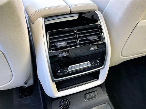 Used 2019 BMW X7 xDrive40i w/ Premium Package image 10