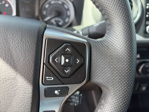Used 2023 Toyota Tacoma SR5 w/ Technology Package AWD/4WD image 21