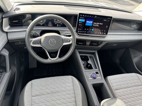 Certified 2025 Volkswagen Tiguan S w/ 18" Wheel Package image 7