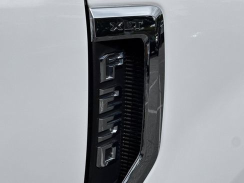 Certified 2022 Ford F250 XLT w/ XLT Premium Package AWD/4WD image 26