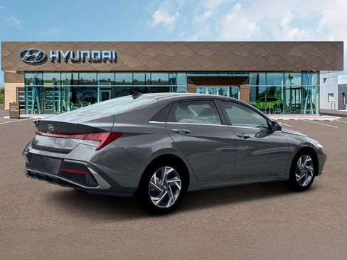 New 2026 Hyundai Elantra Limited image 8