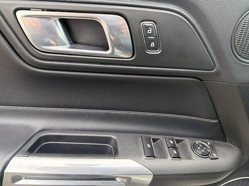 Used 2018 Ford Mustang Premium image 11