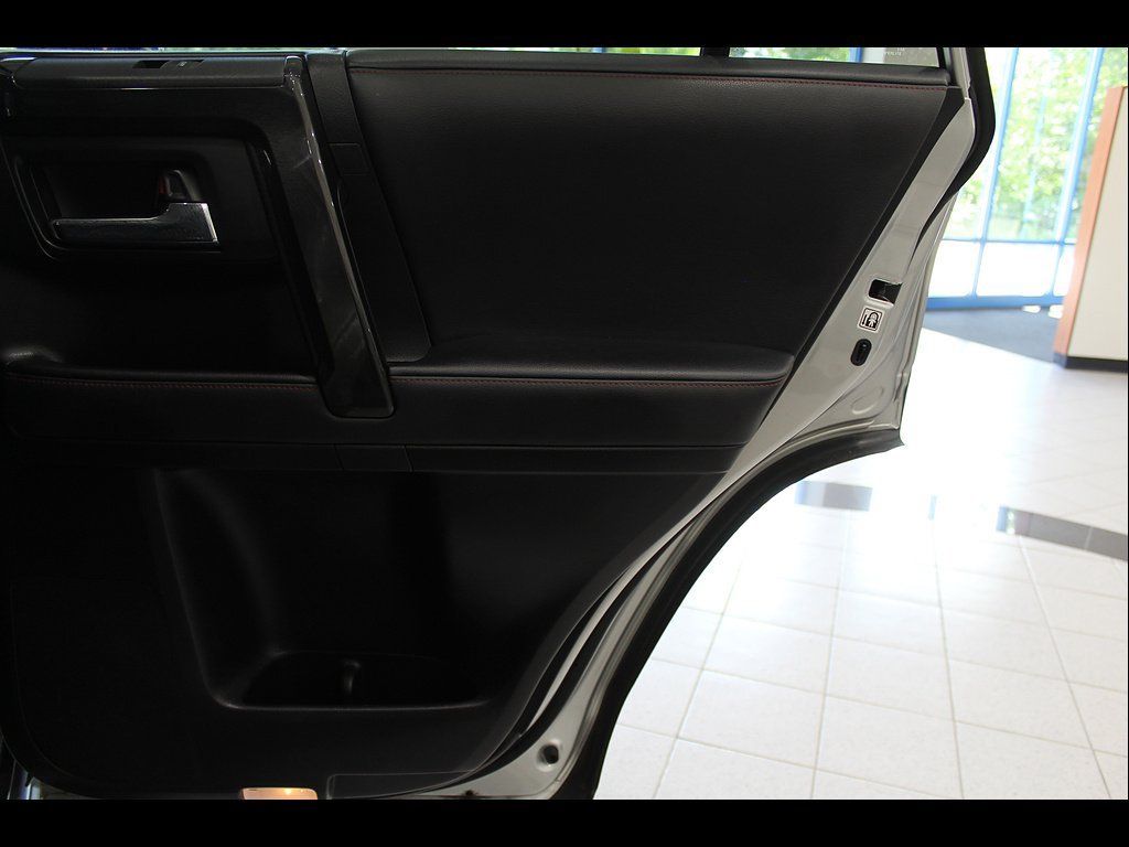 Used 2024 Toyota 4Runner TRD Off-Road Premium AWD/4WD image 22