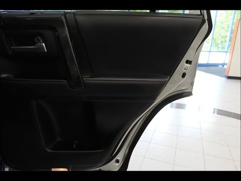 Used 2024 Toyota 4Runner TRD Off-Road Premium AWD/4WD image 22