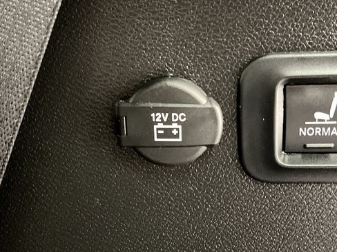 Used 2022 Chrysler Pacifica Limited w/ S Appearance Package FWD image 32